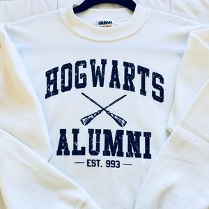 Hogwarts Alumni Crewneck sweater *Brand New